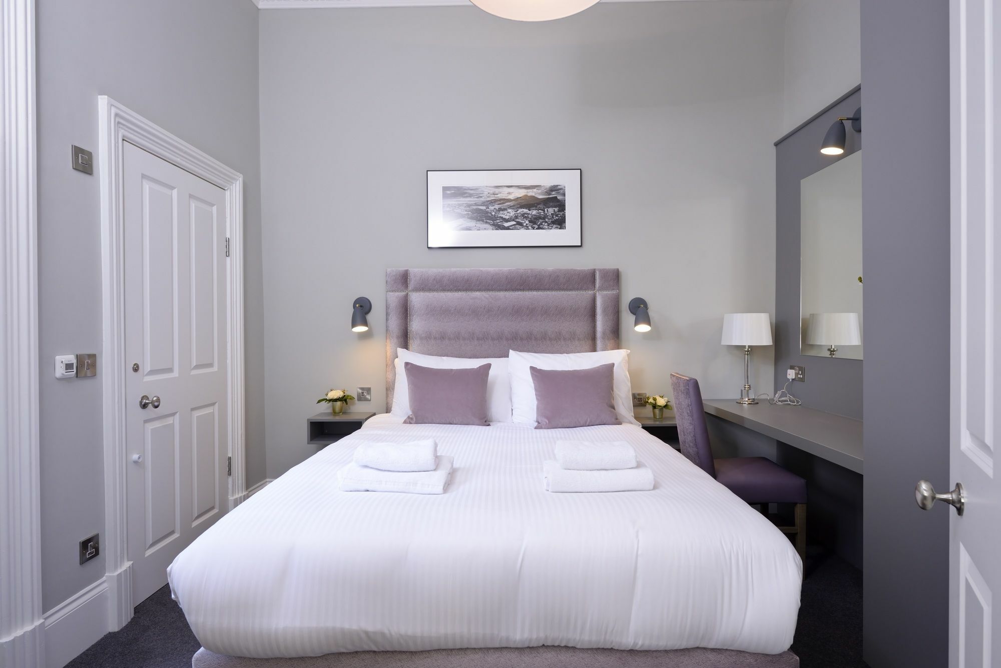 Destiny Scotland Apartments At West End - Princes Street Edimburgo Exterior foto